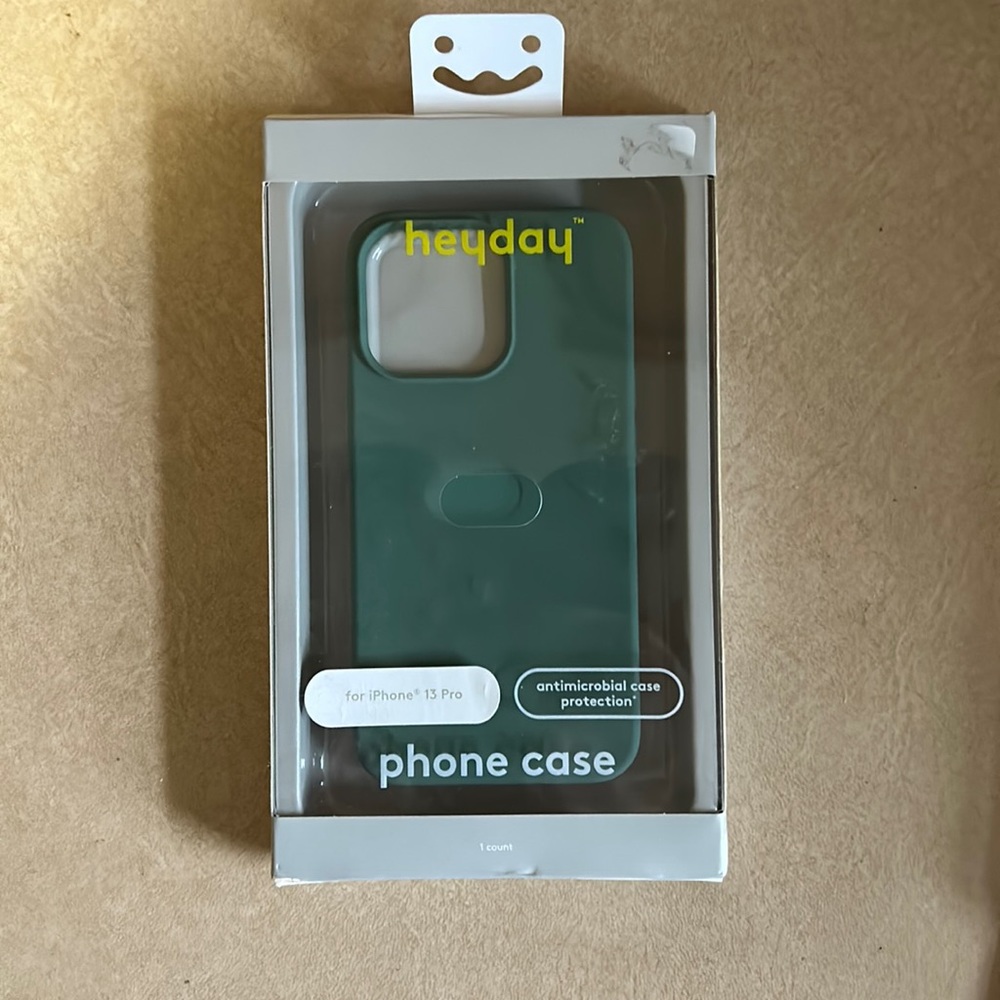 Heyday iPhone 13 Pro phone case green